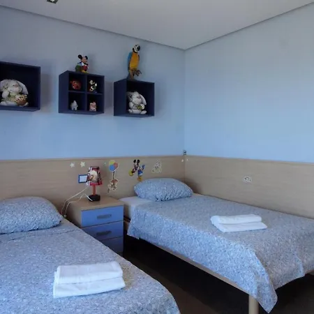 Sleeps 11 Pool Air Con Wifi וילה יורט דה מאר